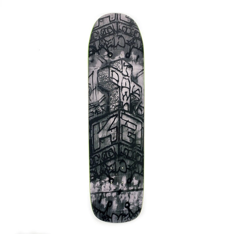Dog Town 8.375″ Grafitti Wall Pool Shaped Deck – Black / White