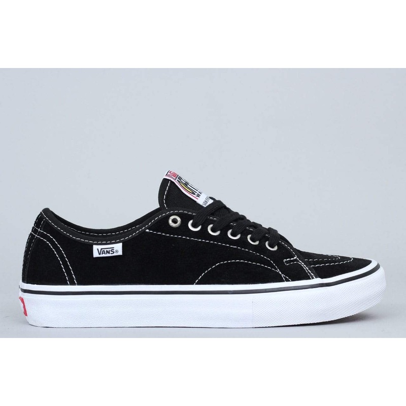 Vans AV Classic Pro Shoes Black / White UK7