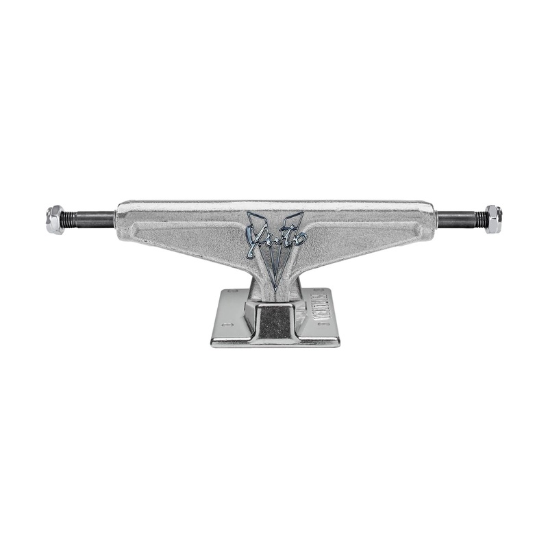 Venture Yuto Liquid Chrome 5.6 Trucks