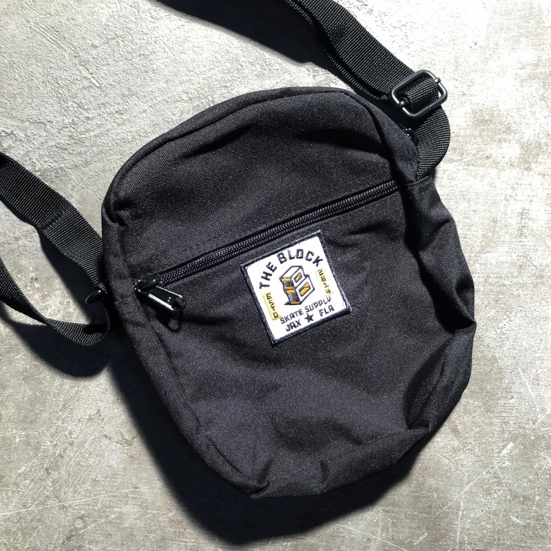 Block – Roots Logo Shoulder Bag – Black