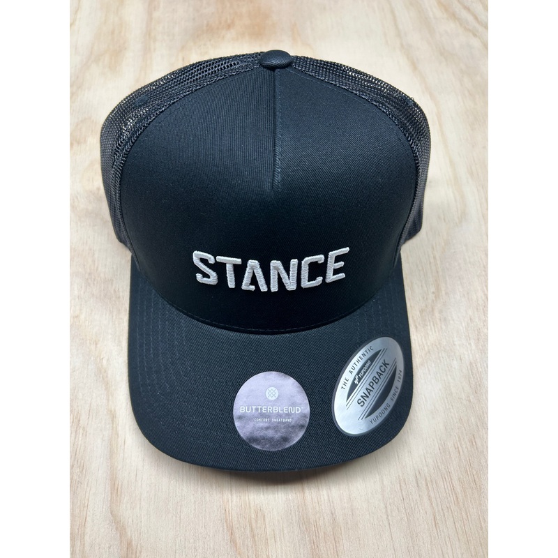 ICON TRUCKER HAT – BLACKWHITE