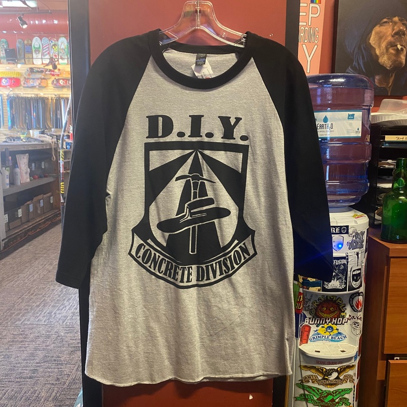 Jay Meer “D.I.Y Concrete Division 3/4 Tee Medium