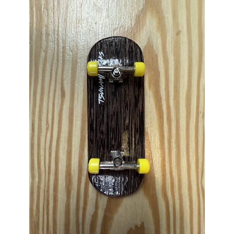 Tsunami Finger Board Complete – Natural / Yellow Wheels