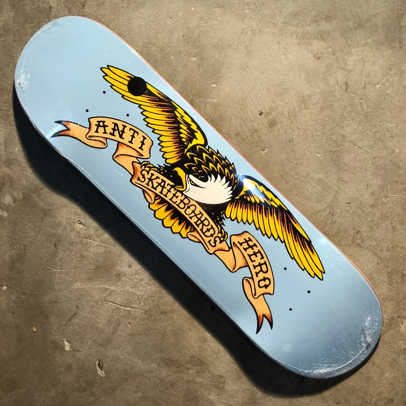 Anti-Hero Skateboards – Classic Eagle Deck 8.28″