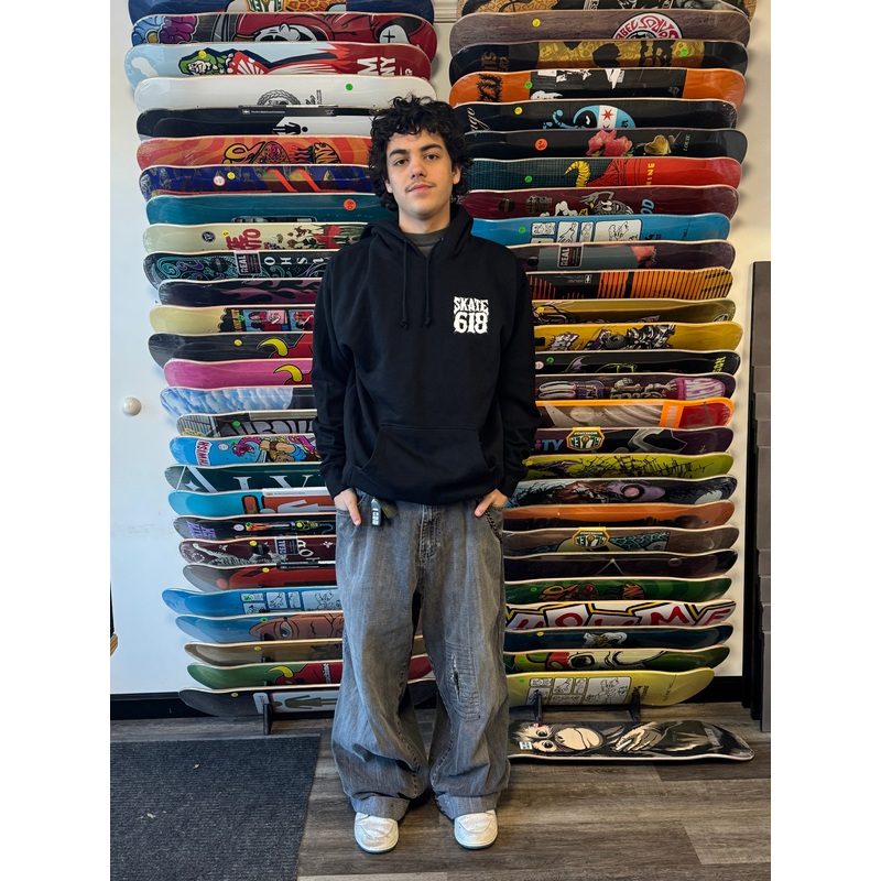 SKATE 618 STACKED LOGO PULLOVER HOODIE BLACK XS