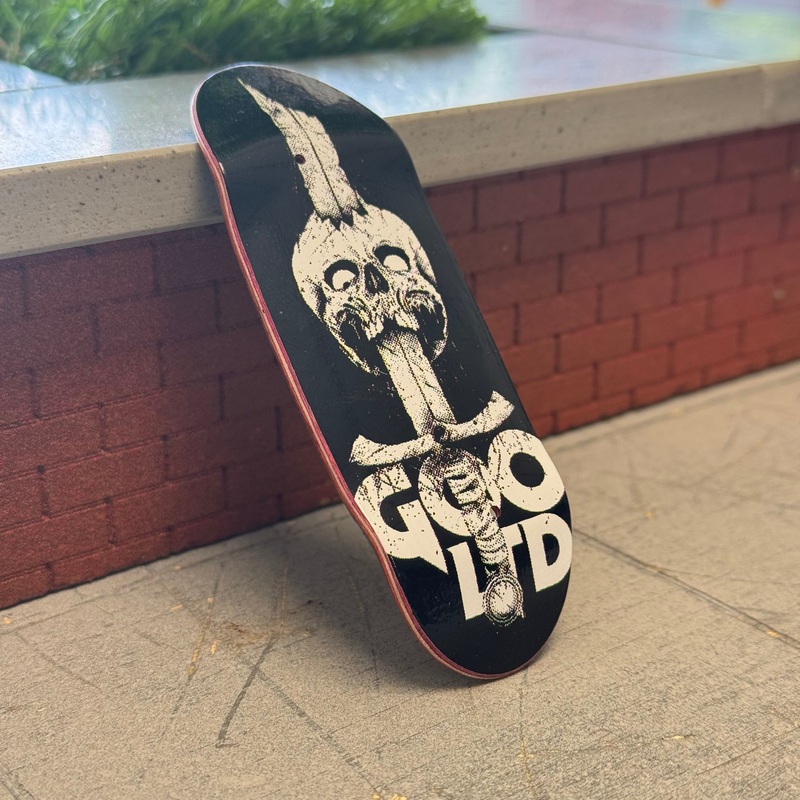 Goo Cryptic Skull Fingerboard Deck Goothrax 34mm MidLife Crisis