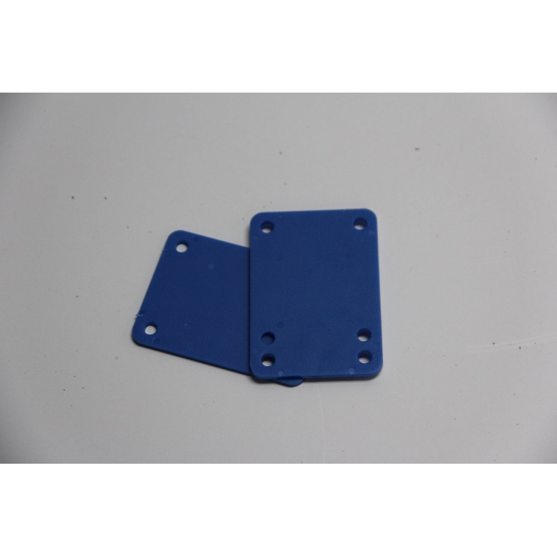 Essentials 1/8″ Shock Riser Pads Black