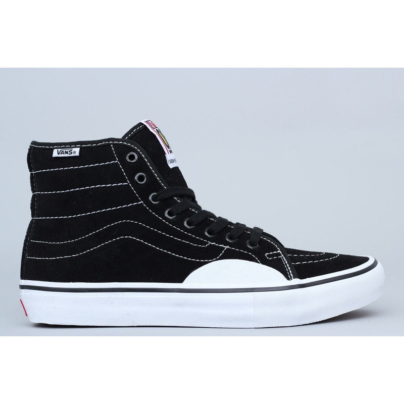 Vans AV Classic High Pro Shoes Black / White UK9.5