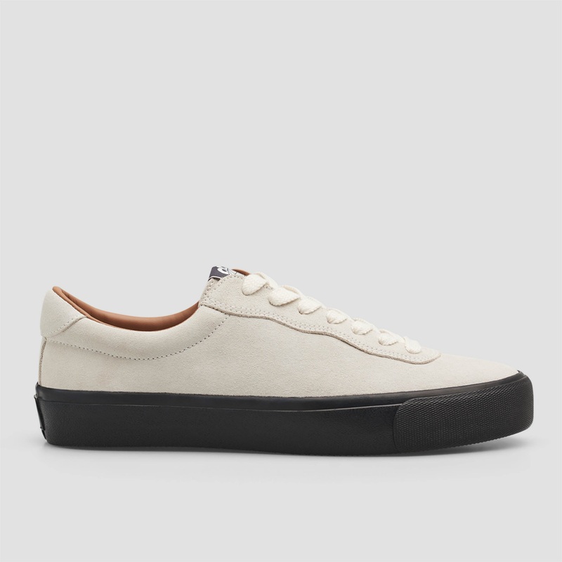 Last Resort AB VM001 Skate Shoes Lo Suede White / Black UK3