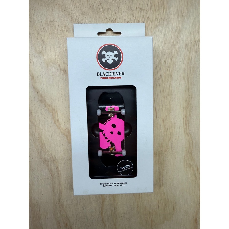 Blackriver Pro Complete Fingerboard – New Skull Neon Pink 33.3mm