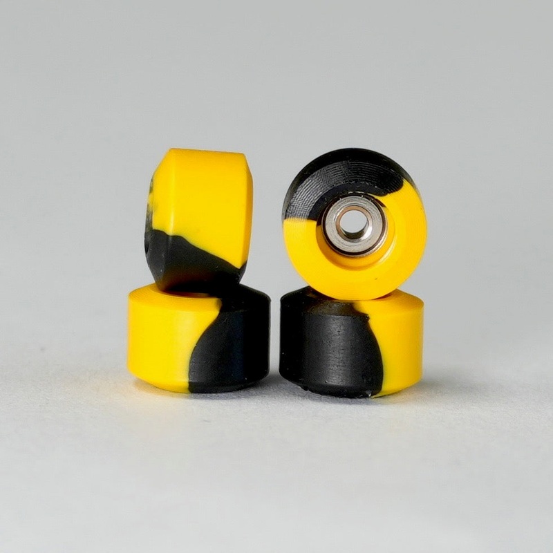 Rushwood Black/Yellow Medium Fingerboard Wheels Black/Yellow